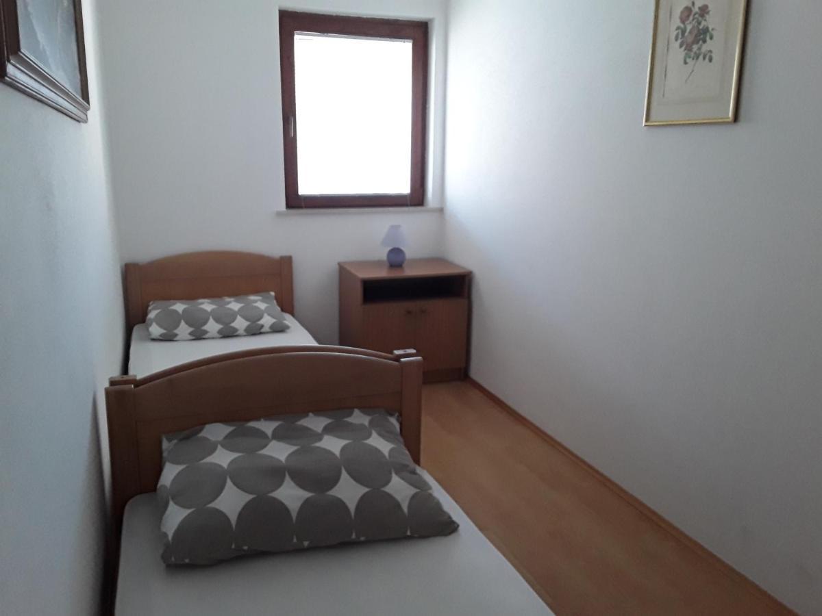 Zaton Apartmani M. Ilesh Buitenkant foto